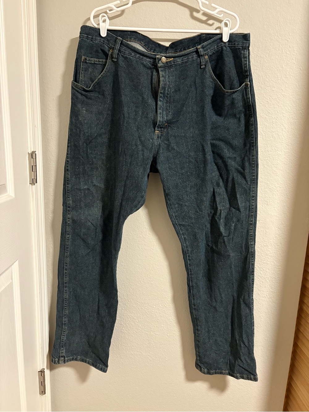 Wrangler Men's Relaxed Fit Dark Blue Jeans
